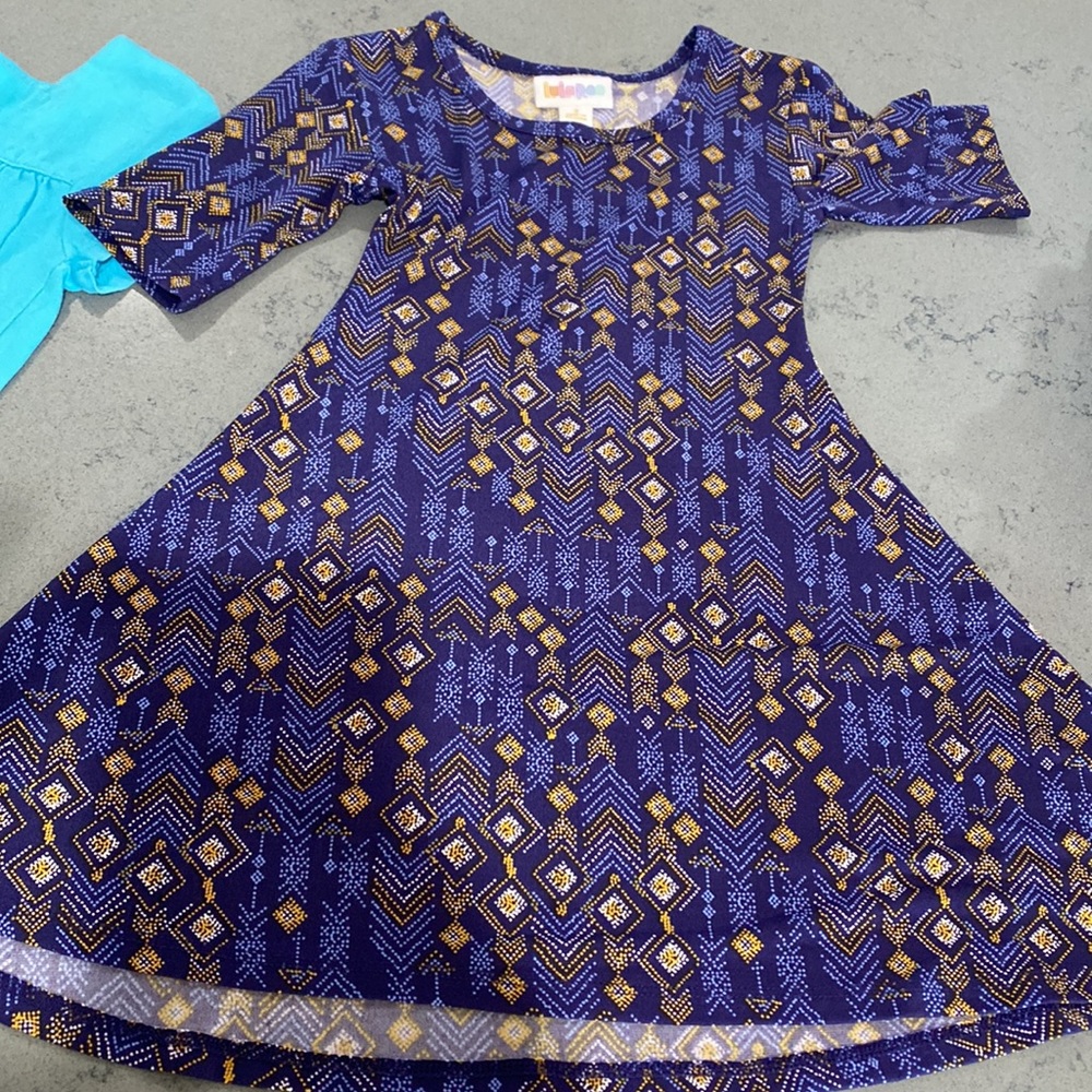 2 dresses - Picture 2 of 8